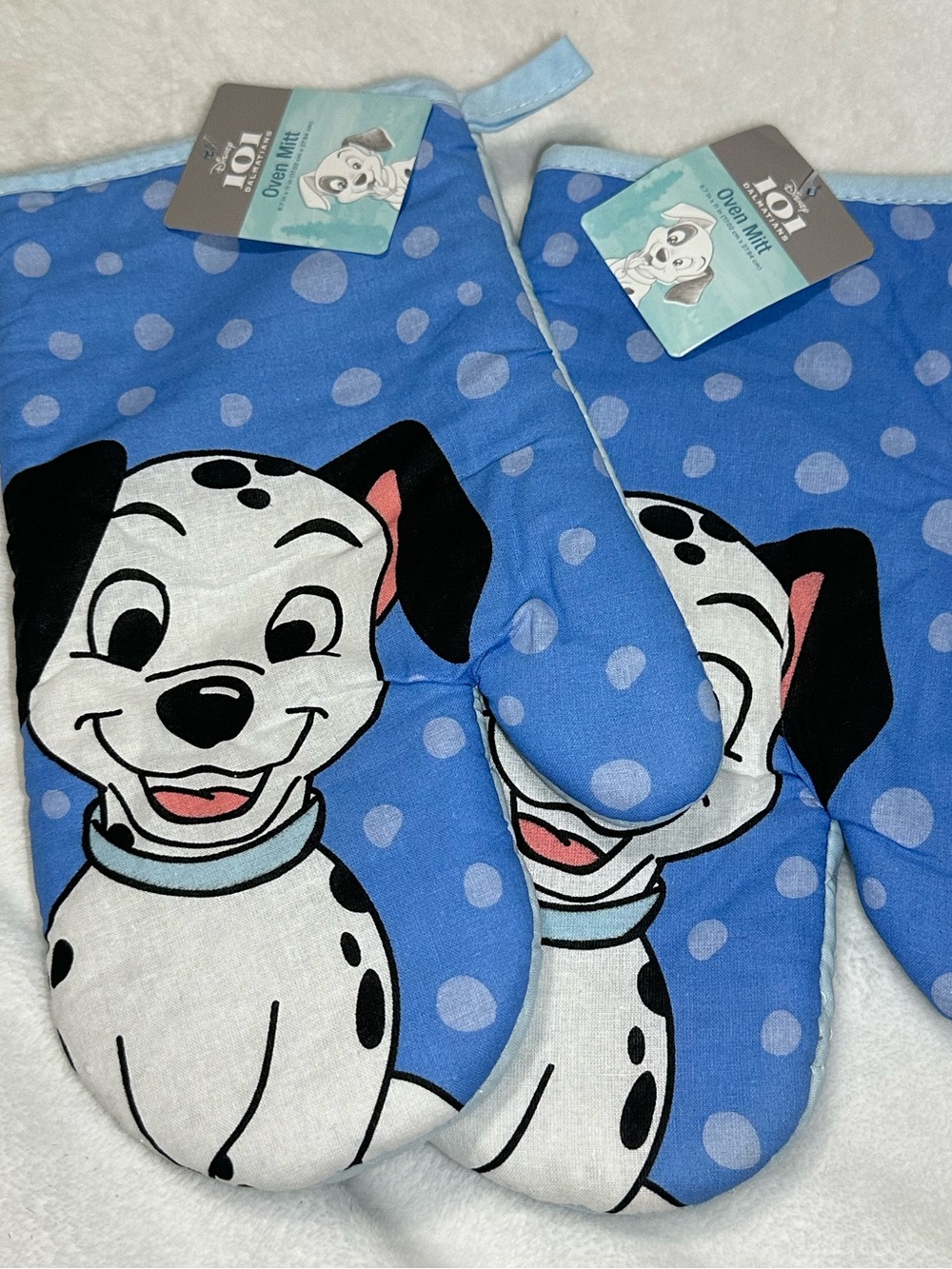 Disney 101 Dalmatians Oven Mitts 2pc Set Blue Polka Dot Kitchen Decor